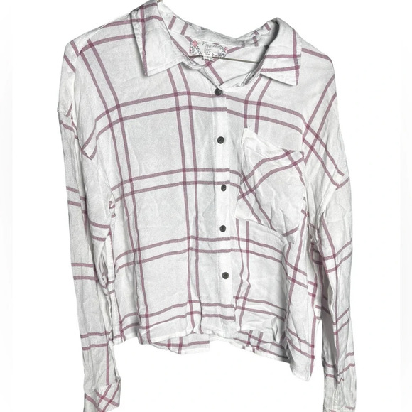 Pink Rose Tops - Pink Rose lightweight plaid cropped button down size large excellent condition